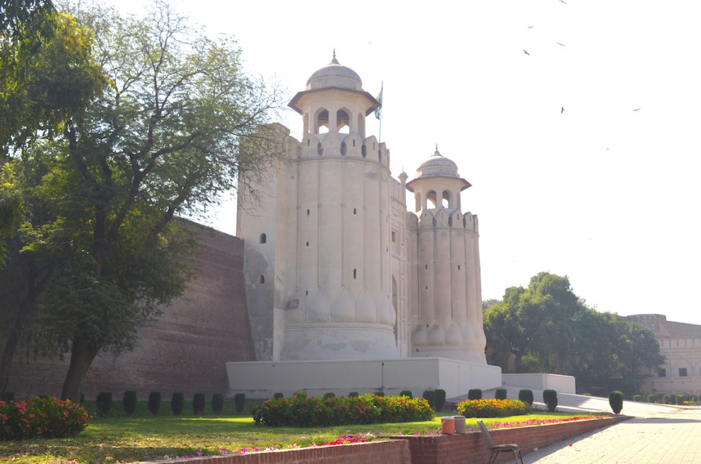 This image has an empty alt attribute; its file name is dsc_0180.jpg